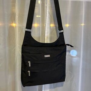 Baggallini Black Nylon Crossbody Bag Multi Zip Travel Purse Adjustable Strap